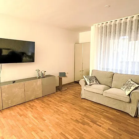 Centro Piave By Interhome * טרנטו
